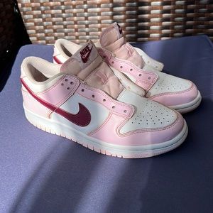 Pink and White Used Nike Dunks! Size 5Y